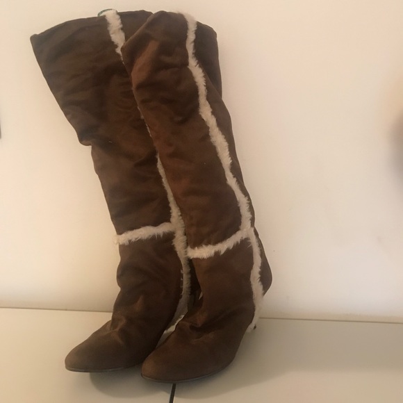 Shoes - ❤️Brown suede fur tall boots❤️